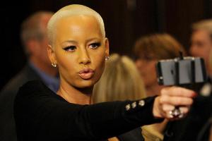 Verbot von Selfie-Sticks: Das Ende des Nerv-Stabes?