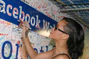 Auf Facebook kann man bald shoppen