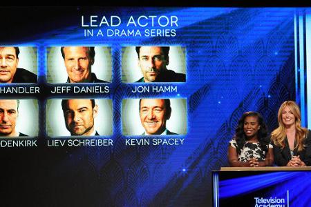 Uzo Aduba (l.) und Cat Deeley präsentierten die Nominierten für die 67. Emmy Awards