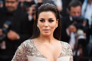 Eva Longoria vertraut in Mode-Fragen Victoria Beckham