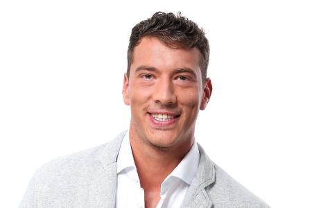 Der sportliche Pädagoge Deniz (27) will bei der Sendung in Portugal nichts Geringeres als 