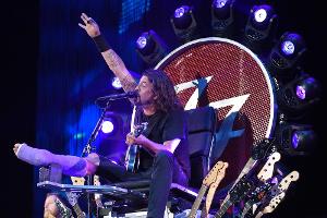 Dave Grohl: Beinbruch war "ein Segen" für die Foo Fighters