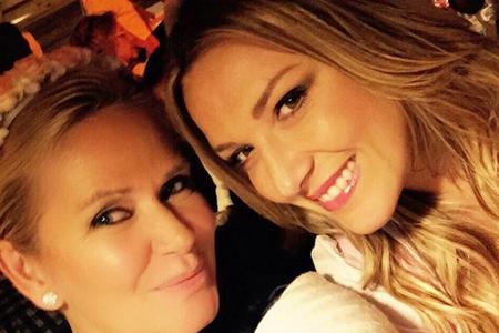 Simone Ballack (r.) schnappte sich Claudia Effenberg für einen gemeinsamen Schnappschuss vom Oktoberfest