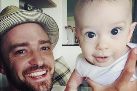 Stolzer Papa: Justin Timberlake hält Söhnchen Silas in die Kamera