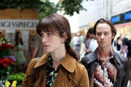 Lars Weber (Tom Schilling) soll für die Stasi Sabine Cutter (Friederike Becht) verführen Lars Weber (Tom Schilling) soll für die Stasi Sabine Cutter (Friederike Becht) verführen