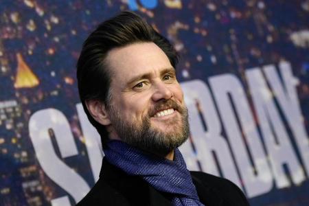 Auch Jim Carrey (53) musste die Schule seiner kranken Mutter zuliebe abbrechen. Er half dabei, sie zu pflegen, bis er mit 18...