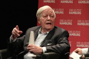 Helmut Schmidt verlässt Intensivstation