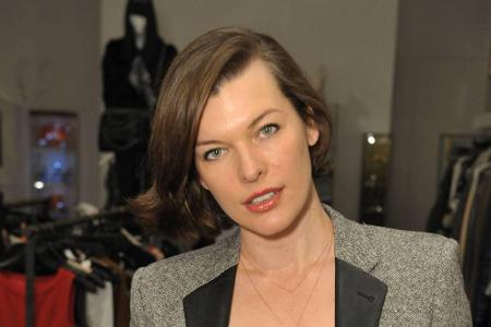 Milla Jovovich nimmt die Nachricht vom Unfall der Stuntfrau schwer mit Milla Jovovich nimmt die Nachricht vom Unfall der Stuntfrau schwer mit