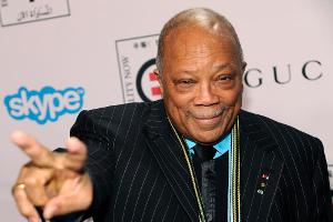 Quincy Jones auf dem Weg der Besserung