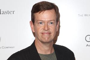 Dylan Baker wollte seine Kollegin aus einem Feuer retten