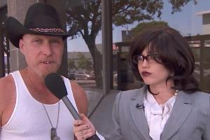 Miley Cyrus gibt sich als Reporterin aus