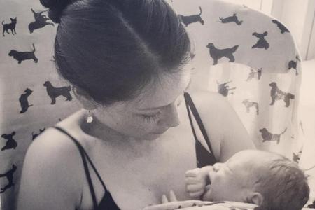 Noch ein Schnappschuss von Lucy Liu und Söhnchen Rockwell