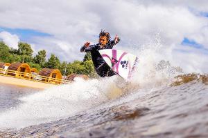 Wales: Surf Snowdonia hat die längsten Wellen