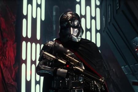 Gwendoline Christie stehen die funkelnden Rüstungen einfach