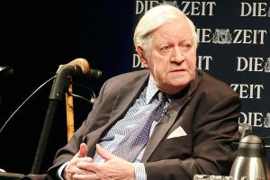 Helmut Schmidt im Krankenhaus: Arzt gibt Entwarnung