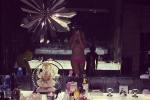 Christina Aguilera ist wieder "dirrty" und zieht blank