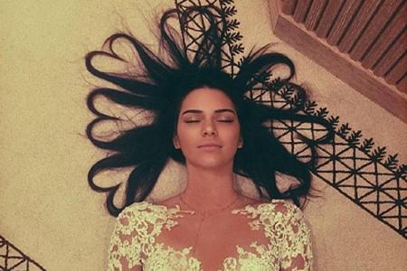 Alles Herzchen: Kendall Jenners ungewohnter künstlerischer Anspruch kam Instagram gut an