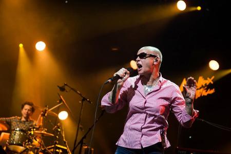 Sinéad O'Connor bei einem Auftritt in der Schweiz im Juli 2015 Sinéad O'Connor bei einem Auftritt in der Schweiz im Juli 2015