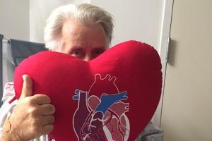 Foto aus der Klinik: Martin Sheen erholt sich prächtig