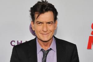 Charlie Sheen: Für zehn Millionen Dollar will er auspacken