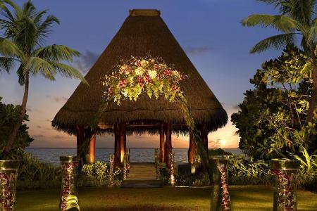 Heiraten unterm Palmendach im One&Only Reethi Rah