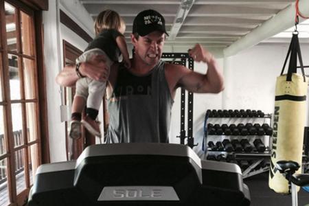 Bei Schauspieler Chris Hemsworth (32) braucht es mehr Action: Er nimmt seine Kinder auch mal gerne mit ins Fitnesstudio.