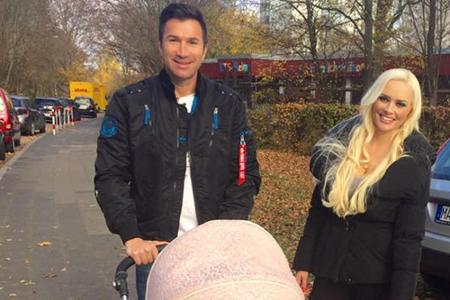 Familienausflug: Daniela Katzenberger mit ihrem Verlobten Lucas Cordalis und der gemeinsamen Tochter Sophia Familienausflug: Daniela Katzenberger mit ihrem Verlobten Lucas Cordalis und der gemeinsamen Tochter Sophia