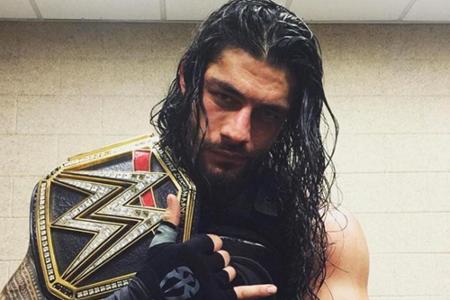 So sieht ein stolzer Champion aus: Roman Reigns So sieht ein stolzer Champion aus: Roman Reigns