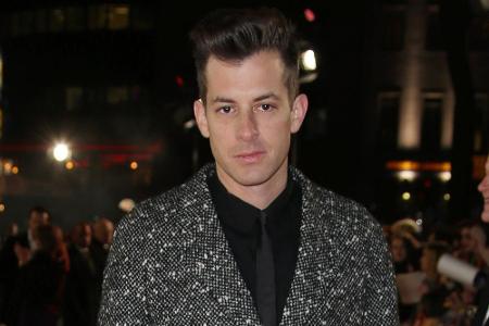 Mark Ronson gehört derzeit zu den gefragtesten DJs. Klar, dass er bei immer mehr werdenden Auftritten auf dem roten Teppich ...