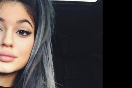 Keeping up with Kylie Jenner: Die Kardashian-Halbschwester ist zwar erst süße 17, aber jetzt schon modisch immer vorne mit d...