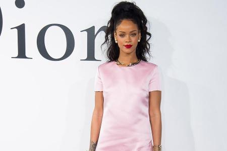 Auch Sängerin Rihanna (27) hat ein Faible für die Marke: Sie stand vor kurzem erst für eine Dior-Werbekampagne vor der Kamer...