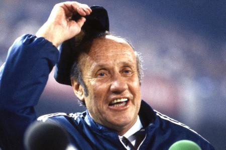 Er ist bis heute der erfolgreichste Bundestrainer, der jemals die deutsche DFB-Elf trainierte: Helmut Schön (1915 - 1996). M...