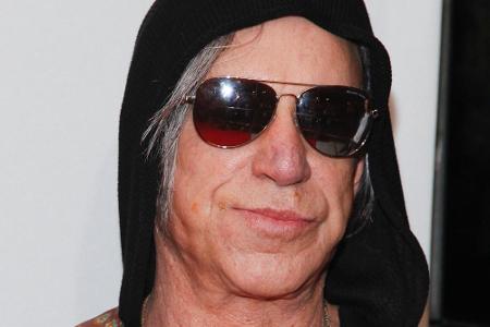 Ja, auch Männer lassen sich vom Beauty-Doc behandeln. Mickey Rourke (63) wollte eigentlich die Schäden seiner Box-Karriere b...