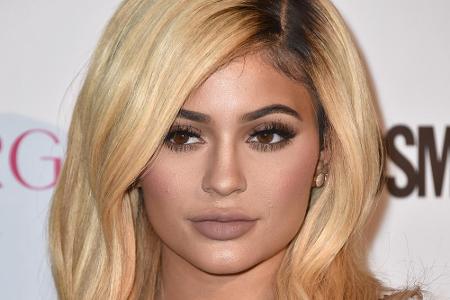 Das wohl jüngste Opfer des OP-Trends: Kylie Jenner (18). Mit gerade einmal 17 Jahren hat sie ihre Lippen vergrößern lassen. ...