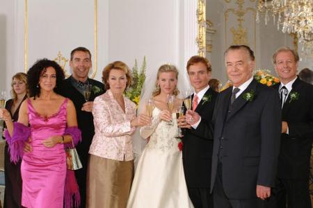 Höhepunkt der Neuauflage ist schließlich Benjamins Hochzeit mit seiner Kollegin Sophie Schwarz (Eva Habermann).