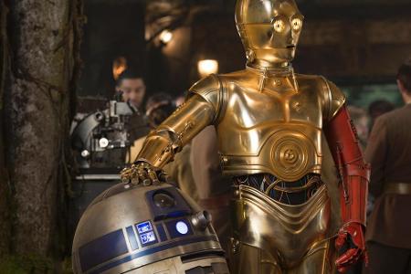 Sie dürfen natürlich nicht fehlen: R2-D2 and C-3PO (Anthony Daniels).