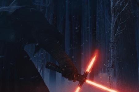 Für besonderes Aufsehen sorgt schon vor dem Filmstart die Waffe von Kylo Ren. Das 