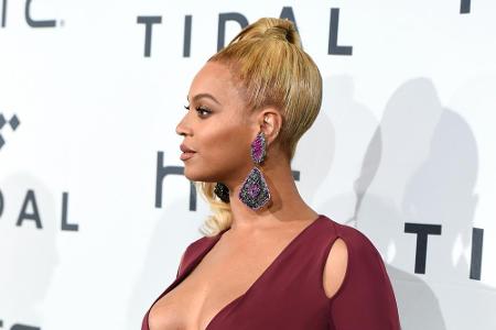 Beyoncé (34) ließ es ruhig angehen und gab nur 19 Konzerte mit Jay Z (45). Damit spielten die beiden allerdings insgesamt üb...