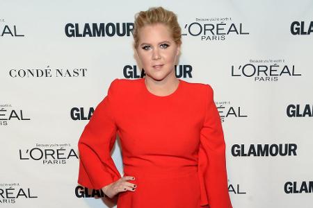 Eröffnet wurde die festliche Preisverleihung von Stand-Up-Comedienne, Schauspielerin und Drehbuchautorin
Amy Schumer (34) i...