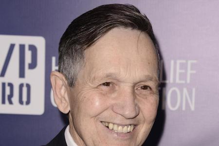 Der ehemalige, demokratische Präsidentschaftskandidat Dennis Kucinich (69) hat sogar bei einer öffentlichen Wahlkampfveranst...