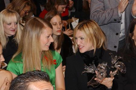 Zwei US-Stars in London: Vor allem als Oscar-Gewinnerin Gwyneth Paltrow (l.) und Teilzeit-Schauspielerin Madonna mit ihren b...