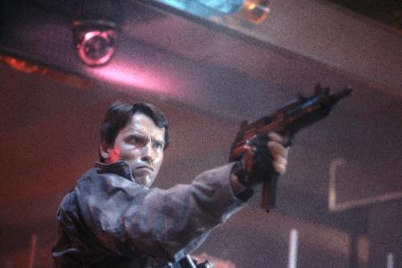 Für den damals 37-jährigen Arnold Schwarzenegger sollte die Killermaschine die Rolle des Lebens werden. Dabei war eigentlich...