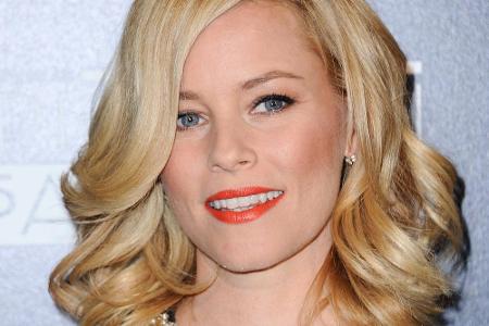 Elizabeth Banks (41) stylte ihren Long Bob bei einem Event in Beverly Hills mit Seitenscheitel und sanften Locken. Für diese...
