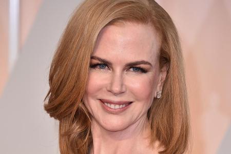 Nicole Kidman (47) kam mit einem glatt geföhnten Long Bob, der durch eine Welle am vorderen Seitenhaar aufgelockert wurde, z...