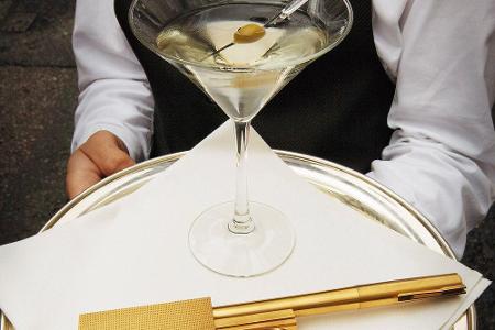 Gin mit einem Spritzer Angostura Bitter - das ist der Pink Gin, den sich Bond im Roman 