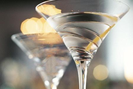 Verrührt wird der klassische Martini laut 
