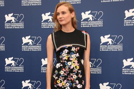 Jury-Kollegin Diane Kruger erschien in einer rockigeren Variante des Kleids auf dem roten Teppich. Anders als Banks' verspie...