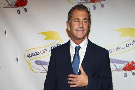 Bevor Timothy Dalton (71) 1987 in den Bond-Smoking schlüpfte, hatte das Studio MGM Mel Gibson (59) vorgeschlagen. Produzent ...