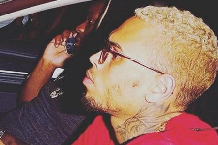 Blond, blonder, Chris Brown: Der Sänger wechselt immer wieder gerne zu wasserstoffblondem Haar. Der Mix aus Nerd-Brille, Bad...