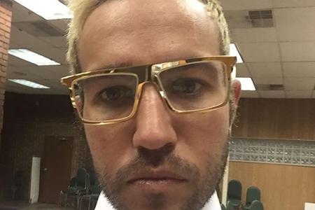 Auch Pete Wentz, Bassist von Fall Out Boy, setzt nun auf Platinblond. Besonders sorgfältig achtet er aber augenscheinlich ni...